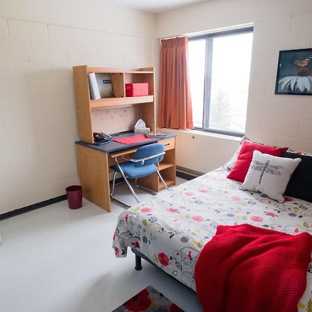 Au Campus Hotel Sherbrooke Eksteriør billede