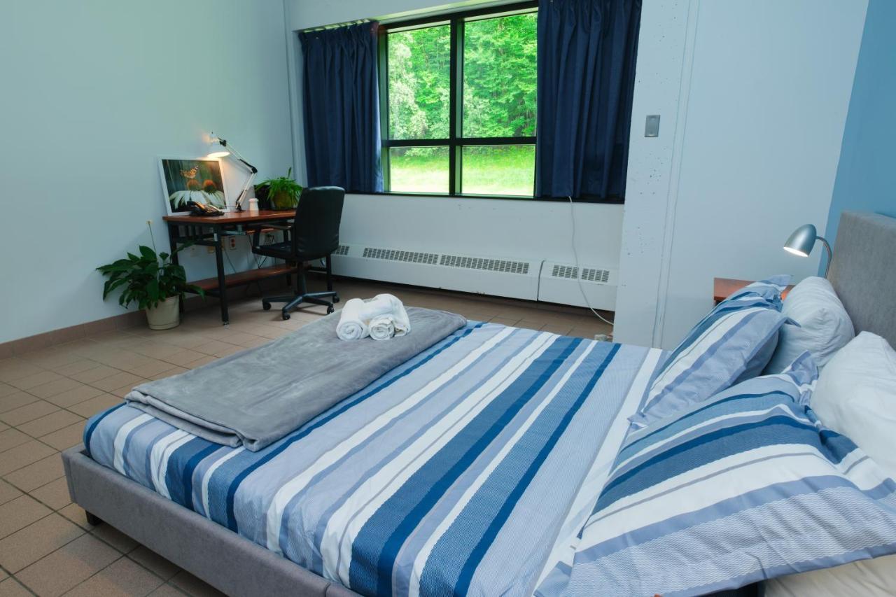 Au Campus Hotel Sherbrooke Eksteriør billede