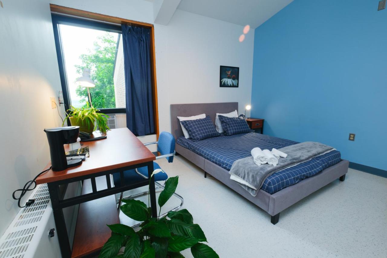 Au Campus Hotel Sherbrooke Eksteriør billede