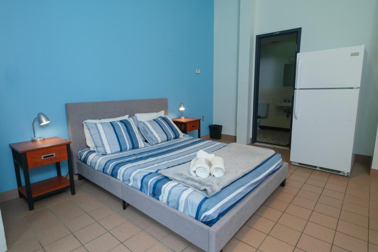 Au Campus Hotel Sherbrooke Eksteriør billede